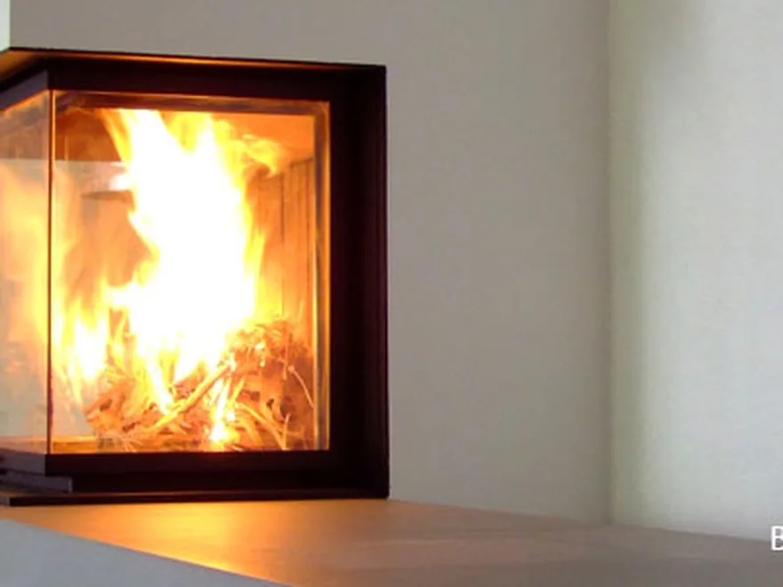 Scheitholzfeuer in einem Kaminofen